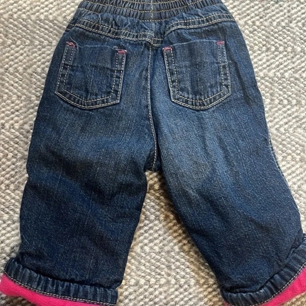Old‎ Navy pink fleece lined baby jeans size 3-6months